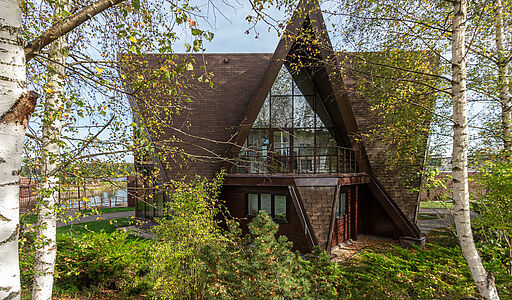 Дом в Конаково с видом на воду