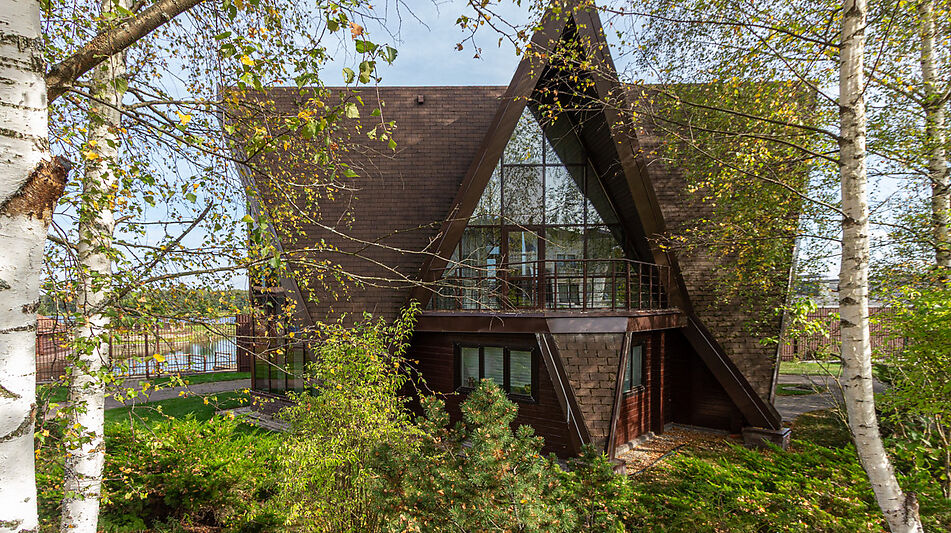 Дом в Конаково с видом на воду