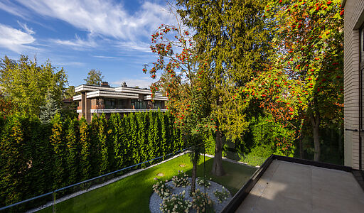 Стильный дом в КП Монтевиль