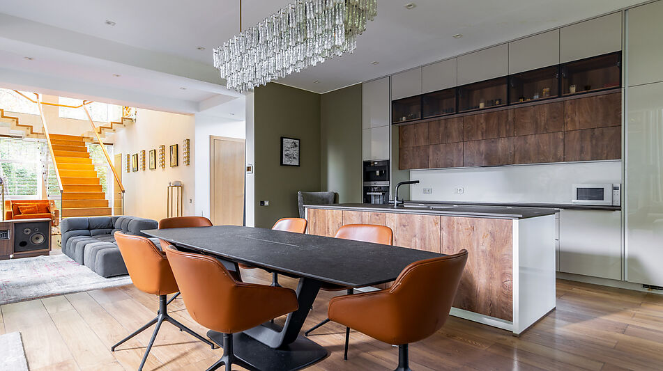 Стильный дом в КП Монтевиль