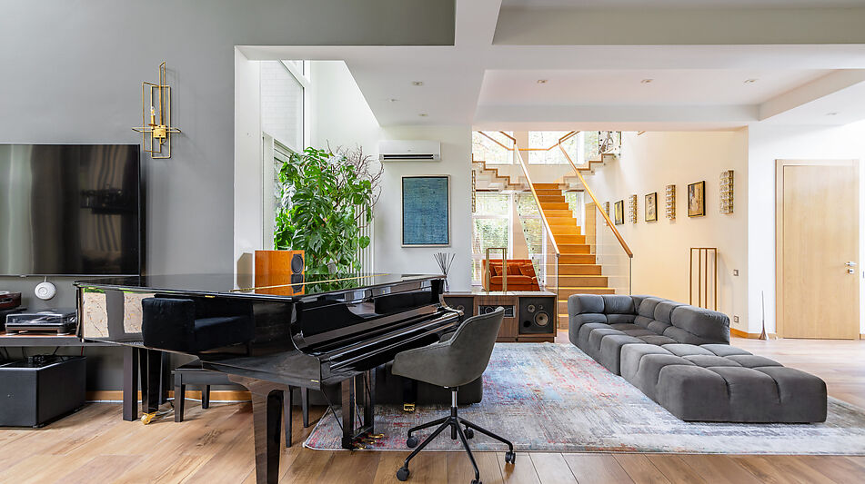 Стильный дом в КП Монтевиль