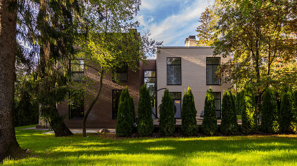 Стильный дом в КП Монтевиль