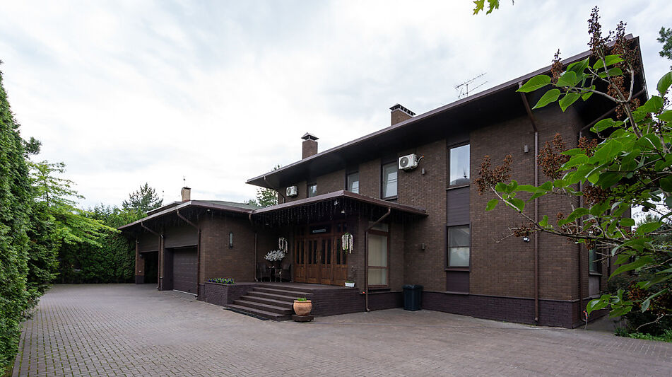 Просторный дом в КП Десять ярдов