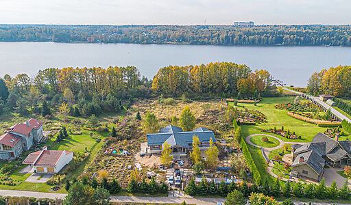 Дом с видом на воду в КП Пчелка
