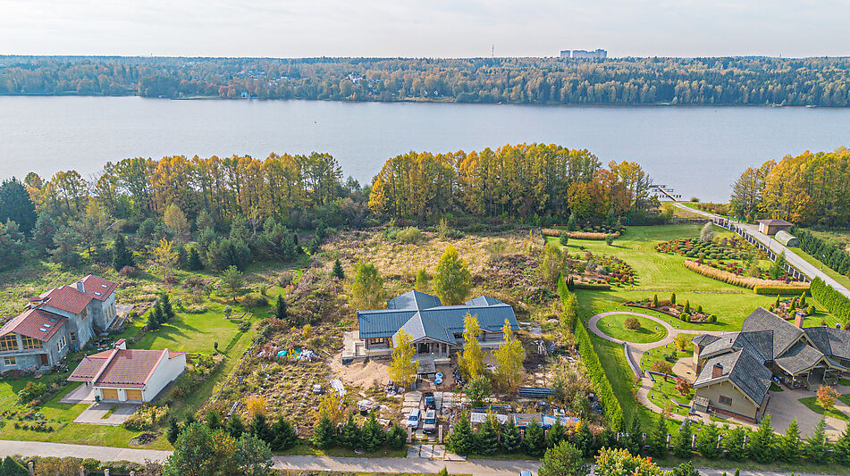 Дом с видом на воду в КП Пчелка