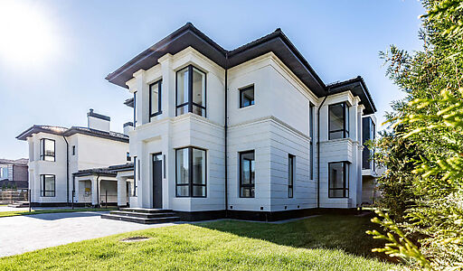 Дом у озера в КП Новорижский