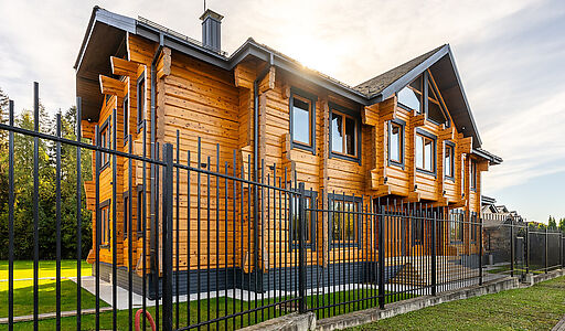 Дом из кедрового лафета в Авроре