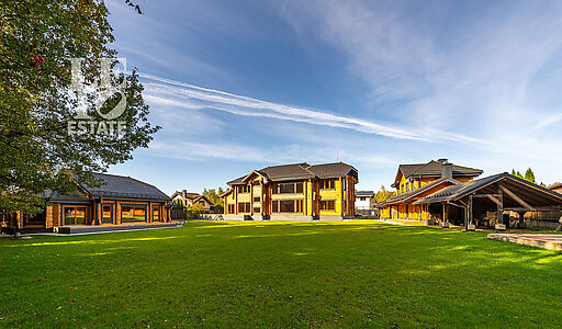 Дом из кедрового лафета в Авроре