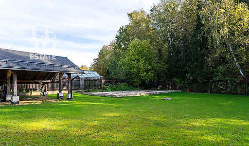 Дом из кедрового лафета в Авроре