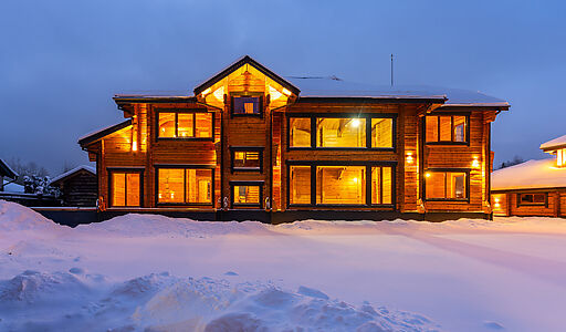 Дом из кедрового лафета в Авроре