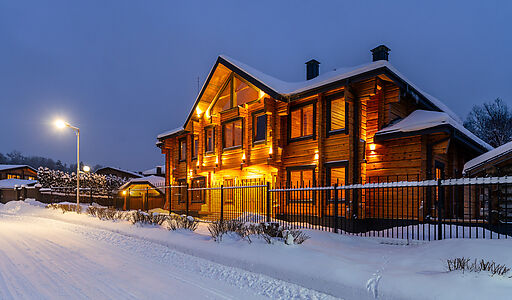 Дом из кедрового лафета в Авроре