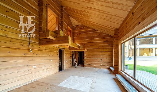 Дом из кедрового лафета в Авроре