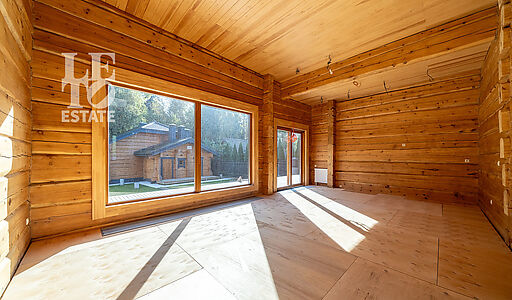 Дом из кедрового лафета в Авроре