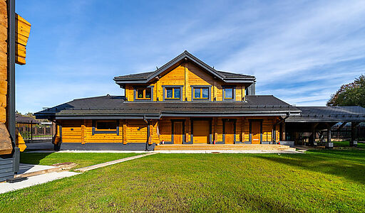 Дом из кедрового лафета в Авроре