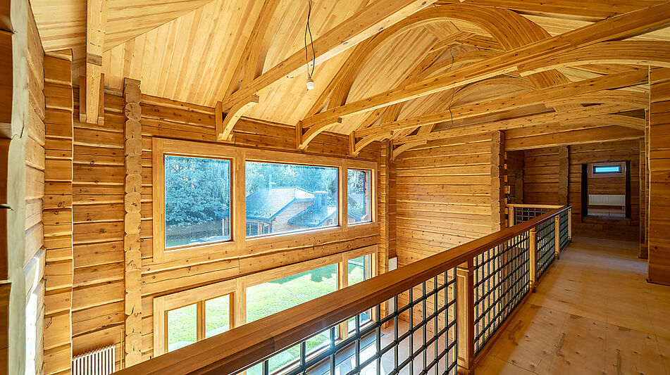 Дом из кедрового лафета в Авроре