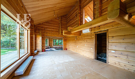 Дом из кедрового лафета в Авроре