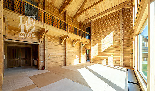 Дом из кедрового лафета в Авроре