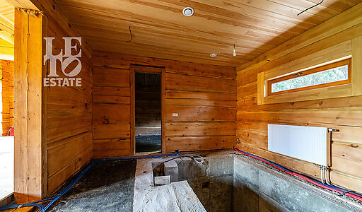 Дом из кедрового лафета в Авроре