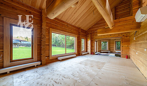 Дом из кедрового лафета в Авроре