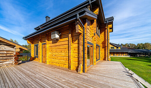 Дом из кедрового лафета в Авроре