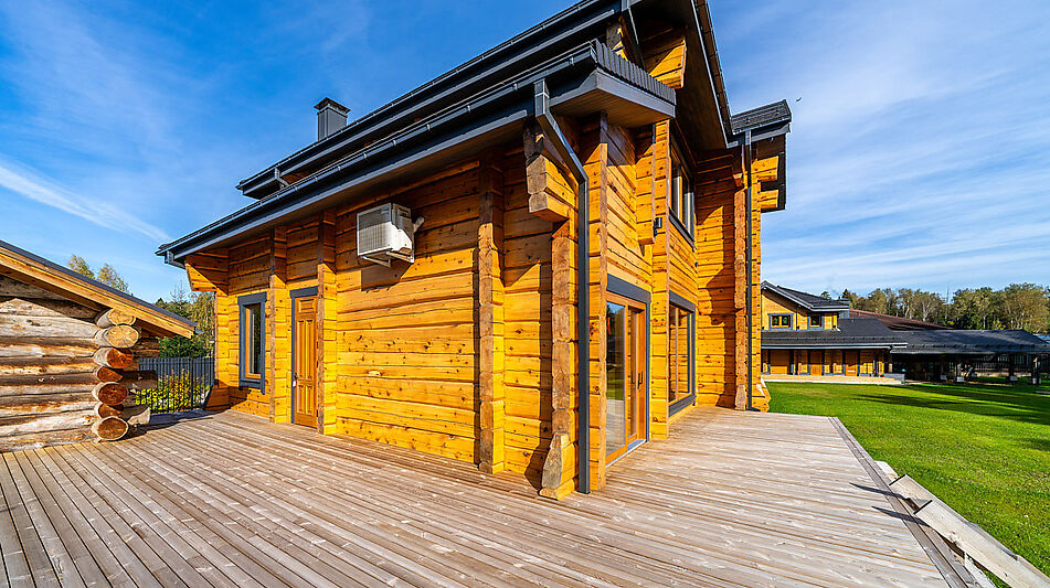 Дом из кедрового лафета в Авроре