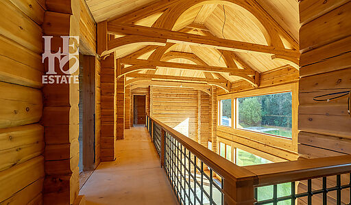 Дом из кедрового лафета в Авроре