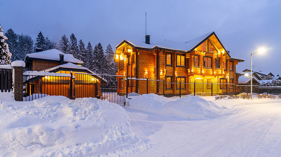 Дом из кедрового лафета в Авроре