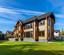 Дом из кедрового лафета в Авроре