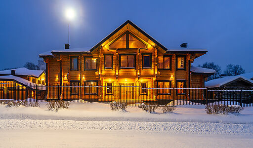 Дом из кедрового лафета в Авроре