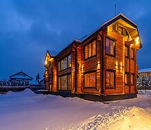 Дом из кедрового лафета в Авроре