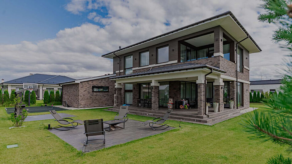 Дом в стиле Райта в Новорижском