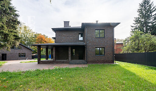 Новый стильный дом в Мытищах