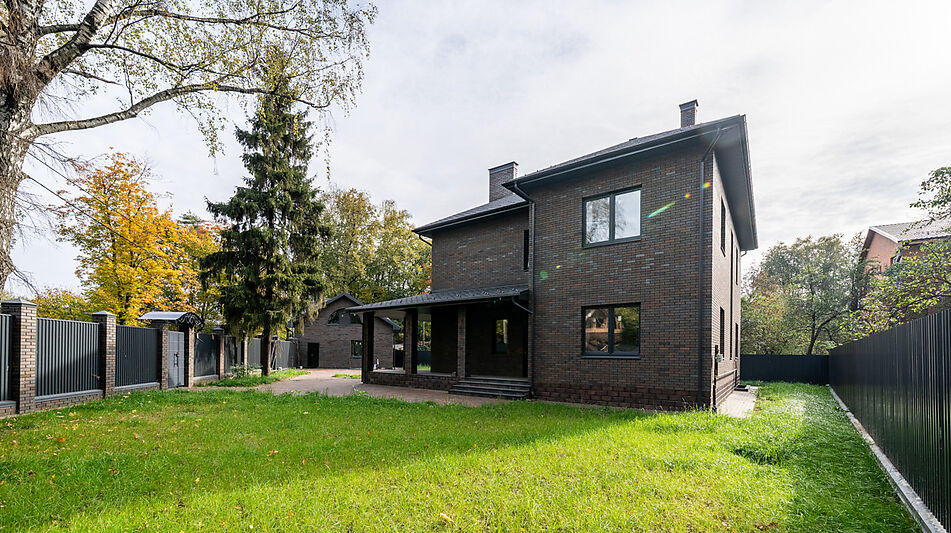 Новый стильный дом в Мытищах