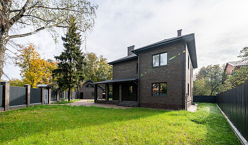 Новый стильный дом в Мытищах