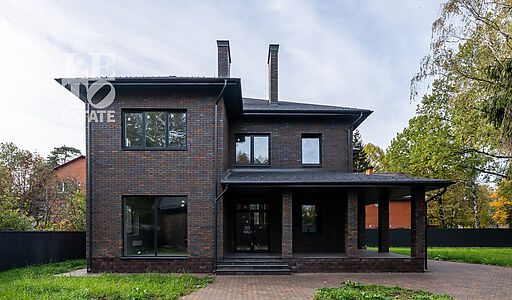 Новый стильный дом в Мытищах