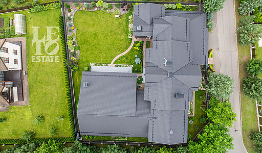 Дом с бассейном в КП Пестово