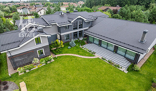 Дом с бассейном в КП Пестово