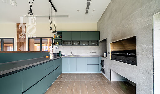 Дом с бассейном в КП Пестово