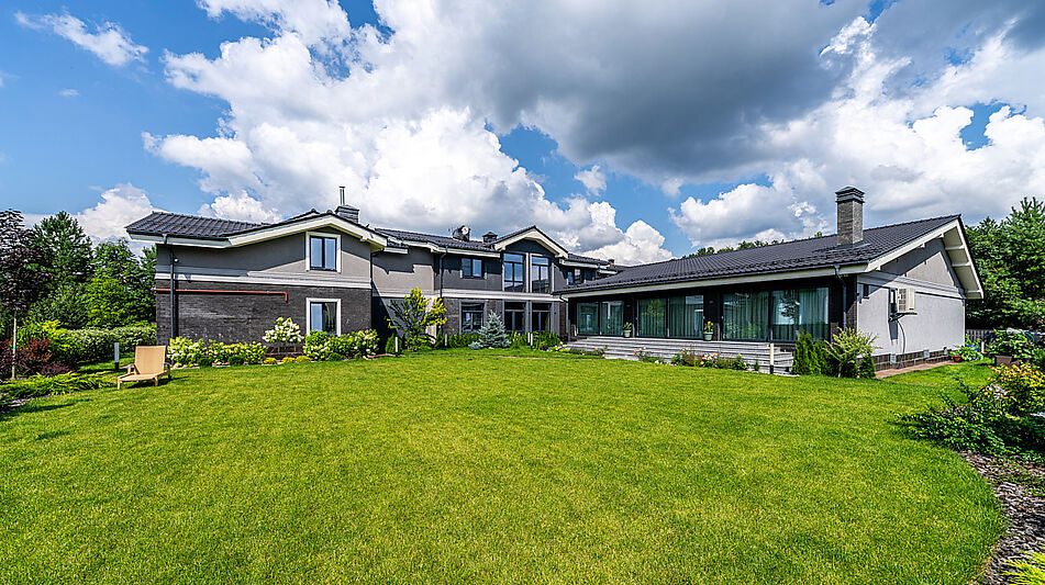 Дом с бассейном в КП Пестово