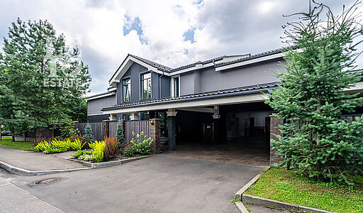 Дом с бассейном в КП Пестово