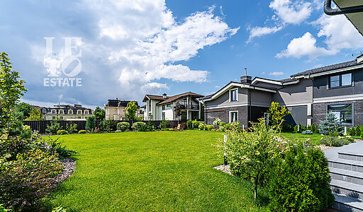 Дом с бассейном в КП Пестово