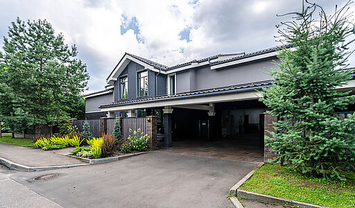 Дом с бассейном в КП Пестово