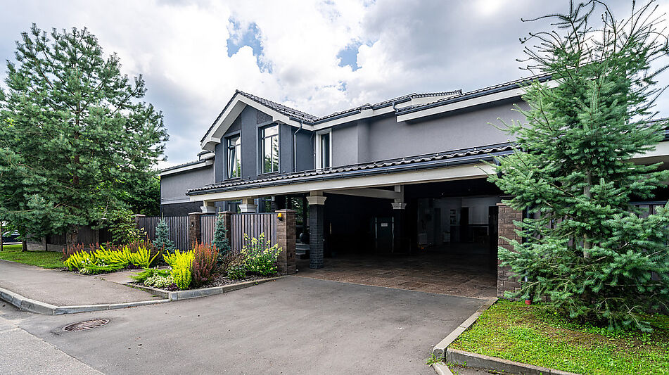 Дом с бассейном в КП Пестово