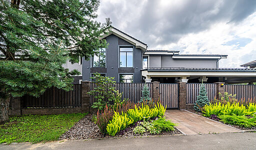 Дом с бассейном в КП Пестово