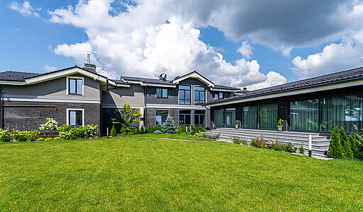 Дом с бассейном в КП Пестово