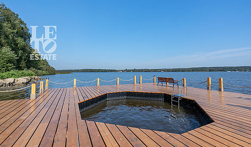 Дом c видом на воду в КП Монаково