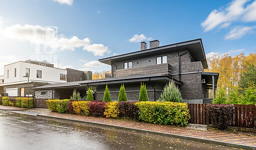 Дом c видом на воду в КП Монаково