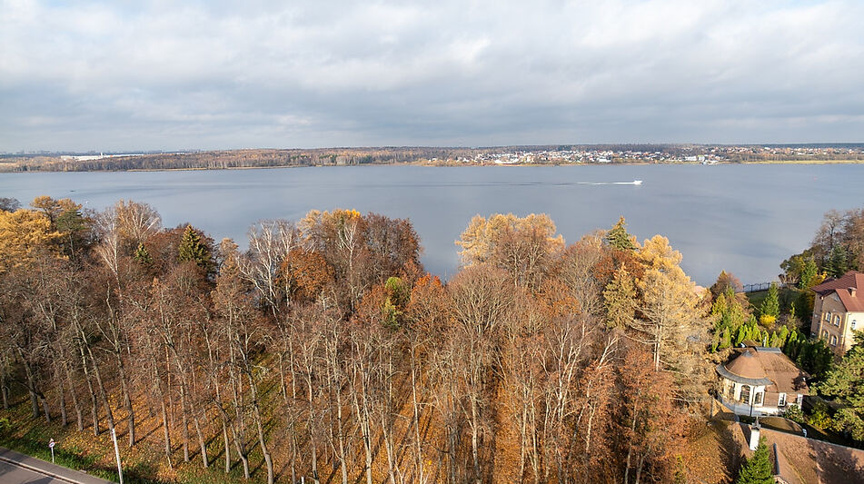 Участок на первой линии Троицкое
