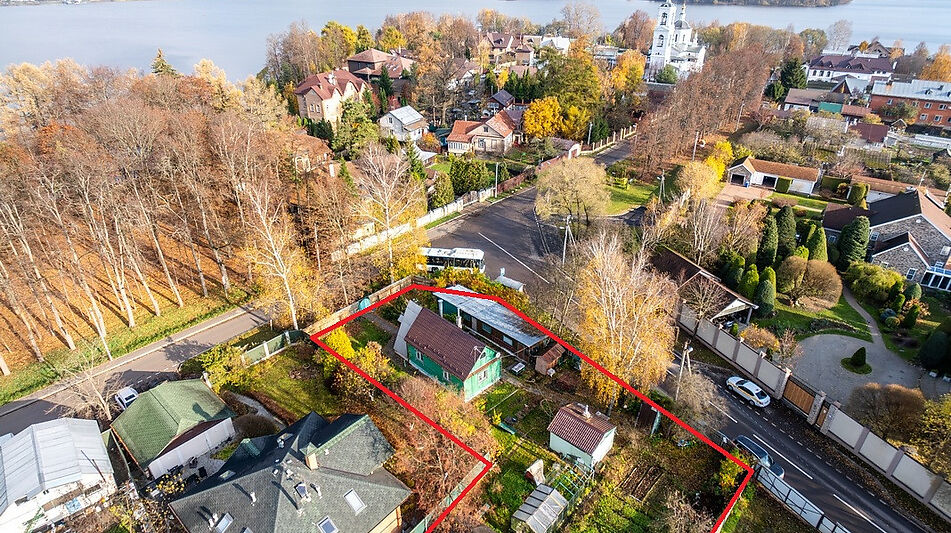 Участок на первой линии Троицкое