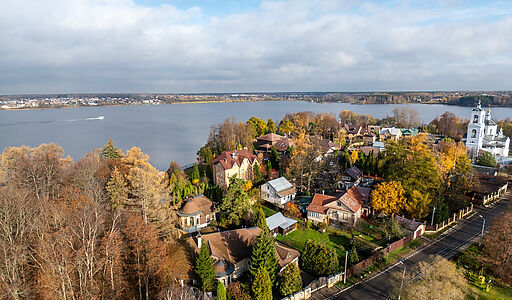 Участок на первой линии Троицкое